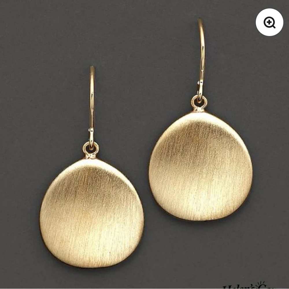 Chic Gold Teardrop Earrings